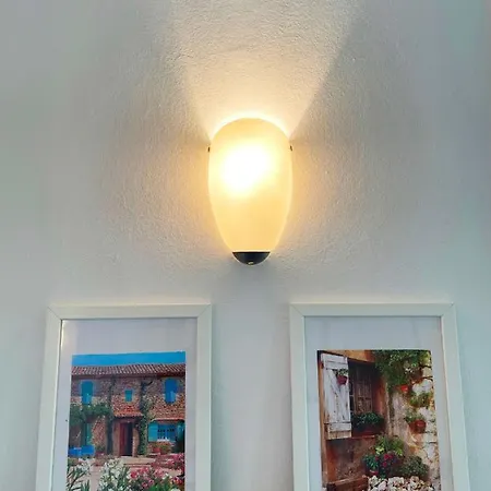House Fras With Two Lägenhet